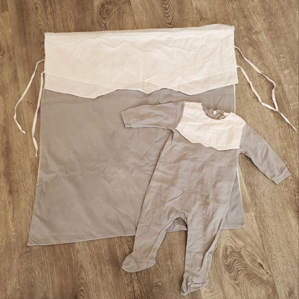 La Mascot Gray and White sleeper with Matching Blanket/liner sz 3 months